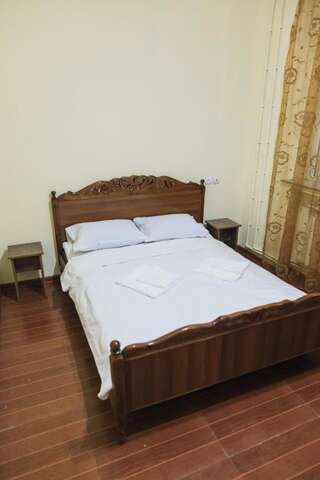 Отели типа «постель и завтрак» Guest House Myasnikyan Ереван Дом с 2 спальнями-32